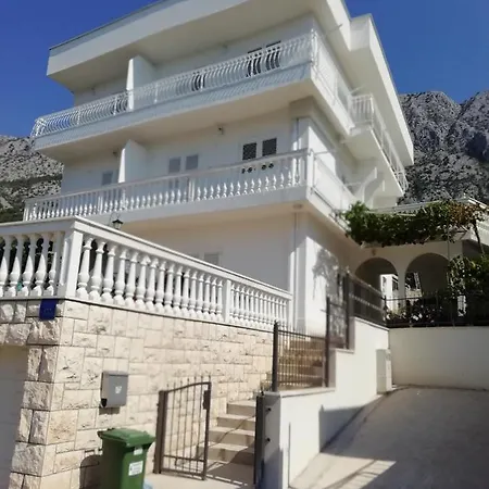 Apartment Bajna *